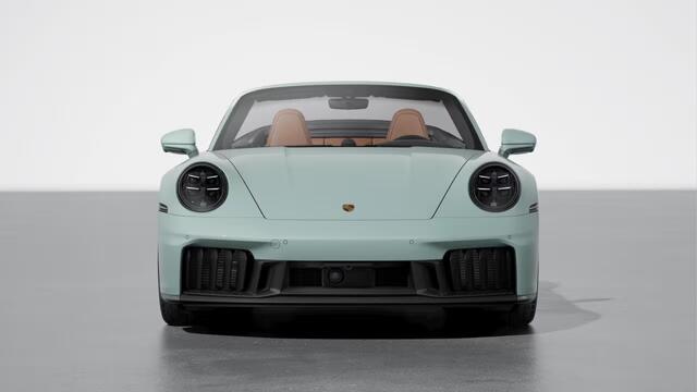 Porsche 911 Carrera 4 GTS Cabriolet