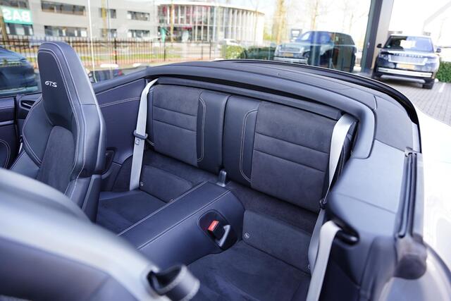 Porsche 911 Cabriolet 3.0 Carrera 4 GTS / NL-Auto / Sport Design / Lifting / Sportuitlaat