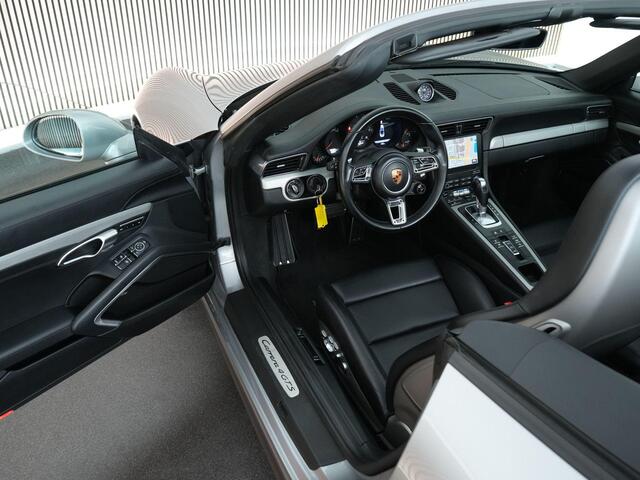 Porsche 911 Carrera 4 GTS 3.0 450pk Cabrio |sportuitlaat|sportchrono|Bose|PDLS+|Apple Carplay|18-voudige stoelen|parkeer camera|stoelverwarming|