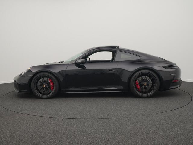 Porsche 911 Carrera 4 GTS