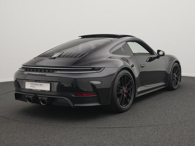 Porsche 911 Carrera 4 GTS