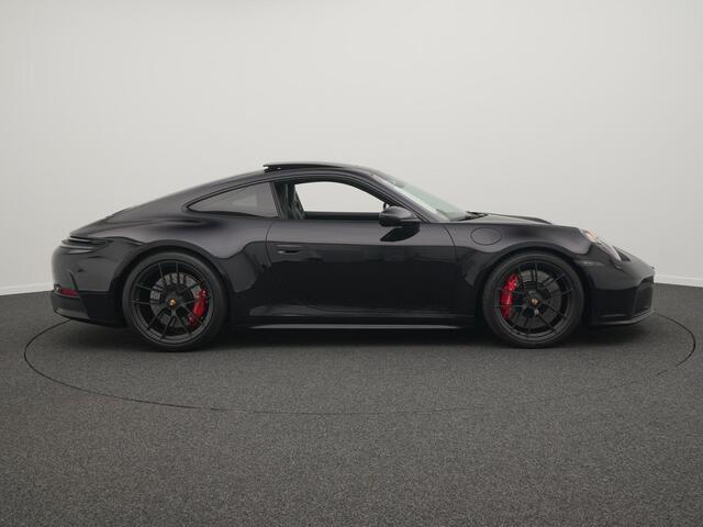 Porsche 911 Carrera 4 GTS