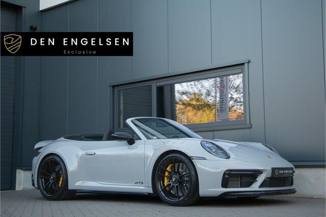 Porsche 911 Cabrio 3.0 Carrera GTS 480PK | Handgeschakeld | Keramische | NL Auto | Burmester | Lift | ACC | PDCC | 360 Camera | Exclusive Manufaktur | Sportuitlaat | PDLS | Achterasbesturing | Stoelventilatie + Verwaring | Stuurverwarming | Memory | Sport-Chrono | L