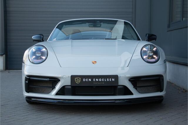 Porsche 911 Cabrio 3.0 Carrera GTS 480PK | Handgeschakeld | Keramische | NL Auto | Burmester | Lift | ACC | PDCC | 360 Camera | Exclusive Manufaktur | Sportuitlaat | PDLS | Achterasbesturing | Stoelventilatie + Verwaring | Stuurverwarming | Memory | Sport-Chrono | L
