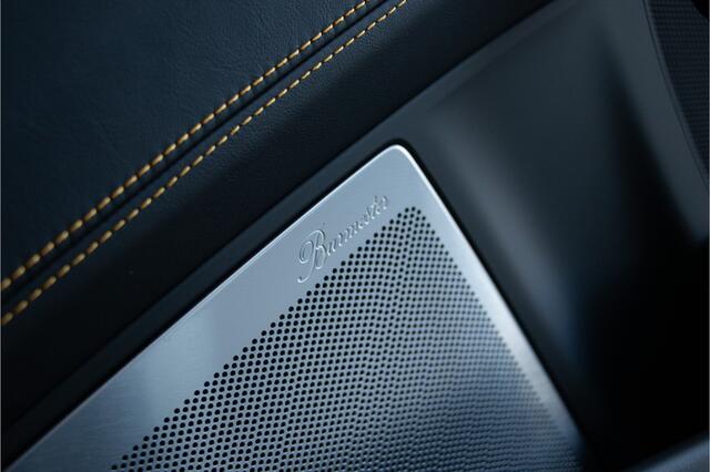 Porsche 911 Cabrio 3.0 Carrera GTS 480PK | Handgeschakeld | Keramische | NL Auto | Burmester | Lift | ACC | PDCC | 360 Camera | Exclusive Manufaktur | Sportuitlaat | PDLS | Achterasbesturing | Stoelventilatie + Verwaring | Stuurverwarming | Memory | Sport-Chrono | L