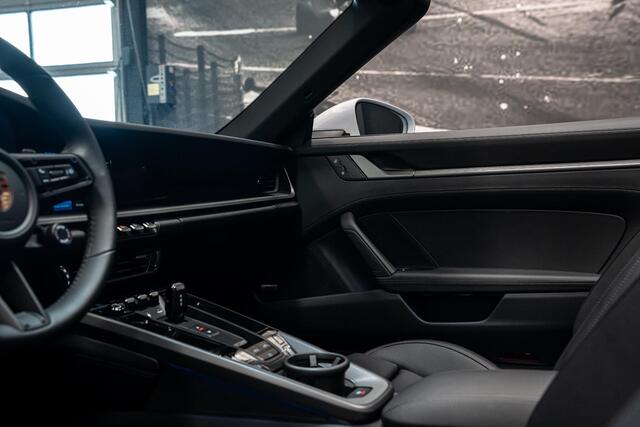 Porsche 911 Cabrio 3.0 Carrera S *FACELIFT / Sport-Design / Lift-Systeem / BOSE / Stoelventilatie / Vierwiel-Besturing / InnoDrive / Matrix-LED*