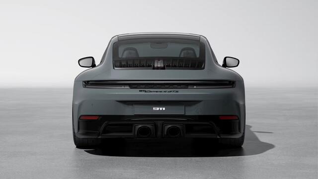 Porsche 911 Carrera 4 GTS