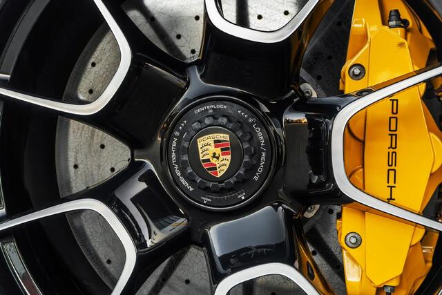 Porsche 911 Cabrio 3.8 Turbo S 478kW/650pk PDK8 SPORT DESIGN + AERO-PAKKET + BURMESTER + NACHTZICHT + ADAPT.CRUISE + 360 CAMERA + LIFT + KEYLESS ENTRY&DRIVE + SPORT CHRONO + PDLS PLUS + PASM SPORT -10MM + TARGET BLU EYE + PPF FRONT + 20/21 INCH EXCL.DESIGN!