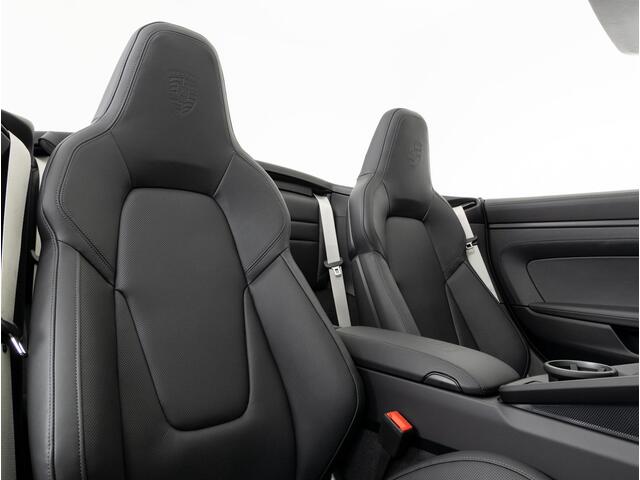 Porsche 911 Carrera 4 GTS Cabriolet