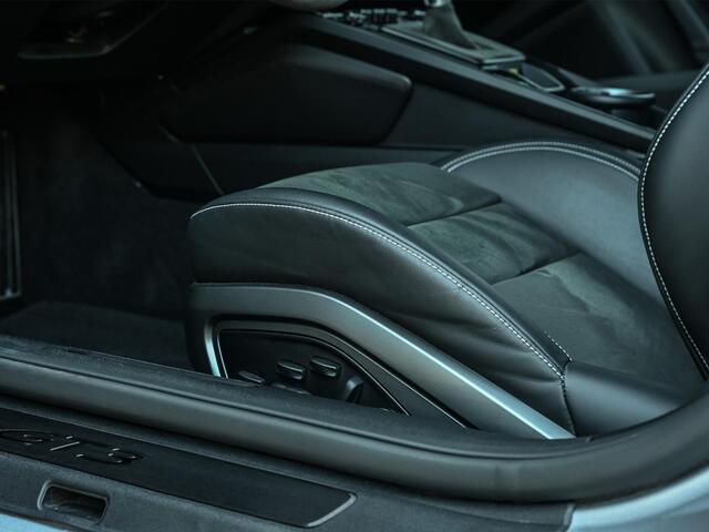Porsche 911 4.0 GT3 | NL-Auto | Dealeronderhouden | Sport Chrono | Achterasbesturing | Race-Tex Hemelbekleding | 18 Wegs Verst. Stoelen | Camera | Hefsysteem Vooras |