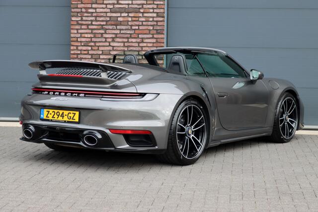 Porsche 992 911 Cabrio 3.8 Turbo S | Keramisch | Vierwielbesturing | Burmester High End | Adaptive Cruise Control | Liftsysteem | Sport Chrono | 18-wegs Memory | PASM | Sportuitlaat |
