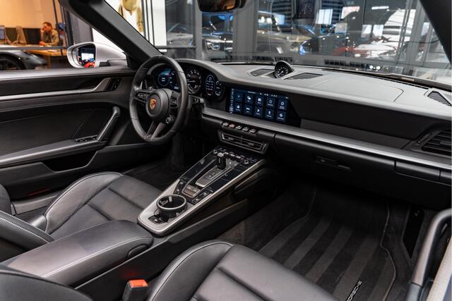 Porsche 992 911 Targa 4S SportDesign Sportuitlaat 3.0 4 S Stoelventilatie