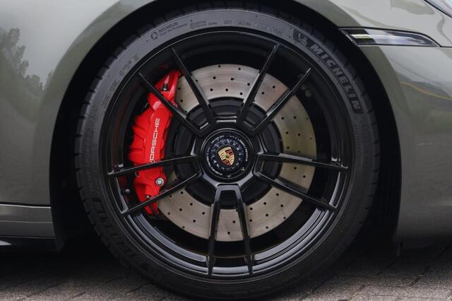 Porsche 992 911 Carrera 4 GTS Burmester l SportDesign l Lift