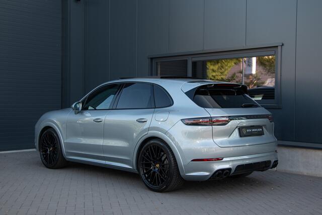 Porsche CAYENNE 3.0 E-Hybrid 462PK | NL Auto |Sportdesign | Sportuitlaat | Pano | PASM Luchtvering | Softclose | Memory | Elektrische Trekhaak 3500kg | Bose | Camera | Led | Sfeerverlichting | Cruise Control | 22"| Stuurverwarming | Sportstoelen | Sport Chrono | Apple & 