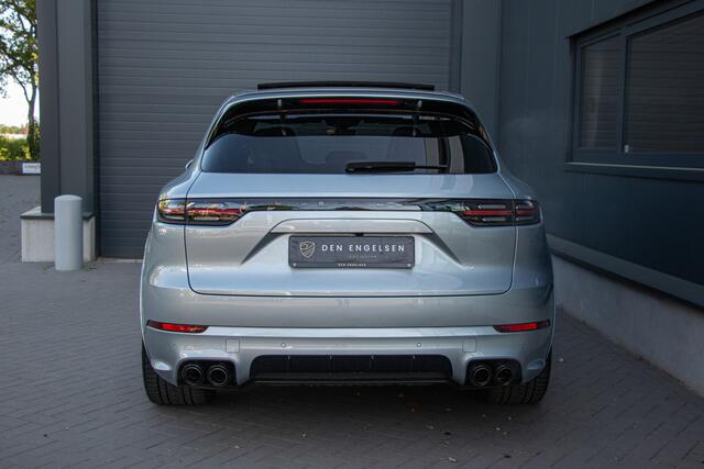 Porsche CAYENNE 3.0 E-Hybrid 462PK | NL Auto |Sportdesign | Sportuitlaat | Pano | PASM Luchtvering | Softclose | Memory | Elektrische Trekhaak 3500kg | Bose | Camera | Led | Sfeerverlichting | Cruise Control | 22"| Stuurverwarming | Sportstoelen | Sport Chrono | Apple & 