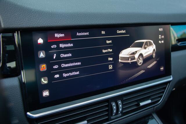 Porsche CAYENNE 3.0 E-Hybrid 462PK | NL Auto |Sportdesign | Sportuitlaat | Pano | PASM Luchtvering | Softclose | Memory | Elektrische Trekhaak 3500kg | Bose | Camera | Led | Sfeerverlichting | Cruise Control | 22"| Stuurverwarming | Sportstoelen | Sport Chrono | Apple & 