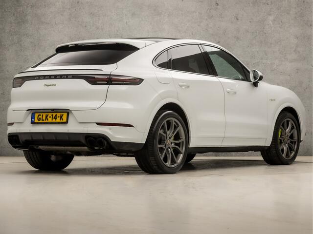 Porsche CAYENNE Coupé 3.0 E-Hybrid SportDesign 463Pk Automaat (SPORTCHRONO PAKKET, PANORAMADAK, ALCANTARA STUUR EN HEMEL, APPLE CARPLAY, LUCHTVERING, KUIPSTOELEN, SFEERVERLICHTING, 360 CAMERA, HEAD-UP DISPLAY, NIEUWSTAAT)