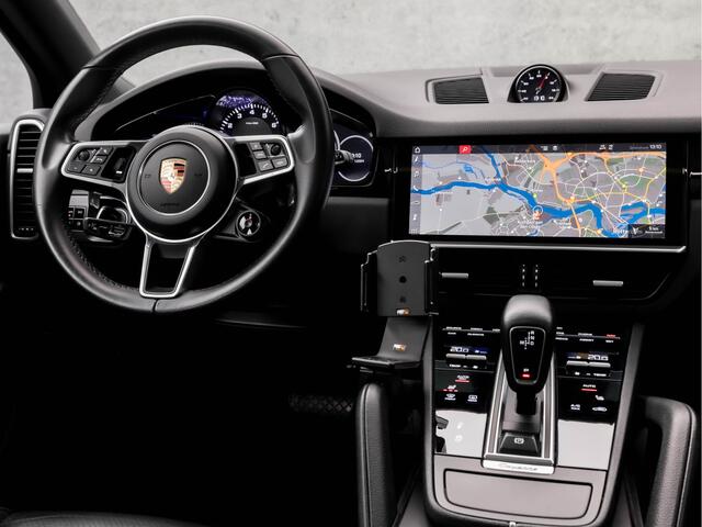 Porsche CAYENNE 3.0 340Pk (PANORAMADAK, APPLE CARPLAY, GROOT NAVI, LUCHTVERING, SPORTCHRONO, ADAPTIVE CRUISE, MEMORY SEATS, 360 CAMERA, GETINT GLAS, NIEUWSTAAT)