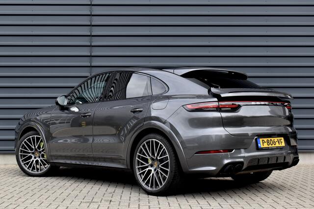 Porsche CAYENNE Coupé 3.0 E-Hybrid 462pk Sport Design | Panoramadak | 22'' Velgen | ACC | Head-Up | Bose | Sportchrono | Leder Dashbord |