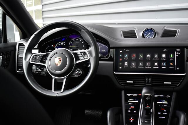 Porsche CAYENNE Coupé 3.0 E-Hybrid 462pk Sport Design | Panoramadak | 22'' Velgen | ACC | Head-Up | Bose | Sportchrono | Leder Dashbord |