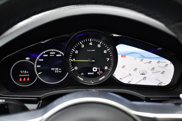 Porsche CAYENNE Coupé 3.0 E-Hybrid 462pk Sport Design | Panoramadak | 22'' Velgen | ACC | Head-Up | Bose | Sportchrono | Leder Dashbord |