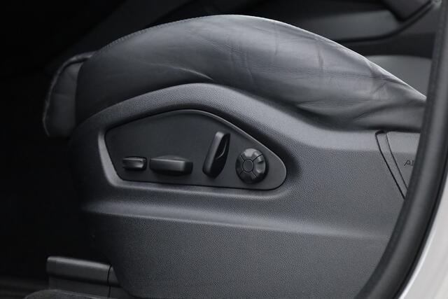 Porsche CAYENNE 3.0 E-Hybrid Platinum Edition | Pano | Sport chrono | 22'' | Luchtvering | Bose Audio | Adapt. Cruise