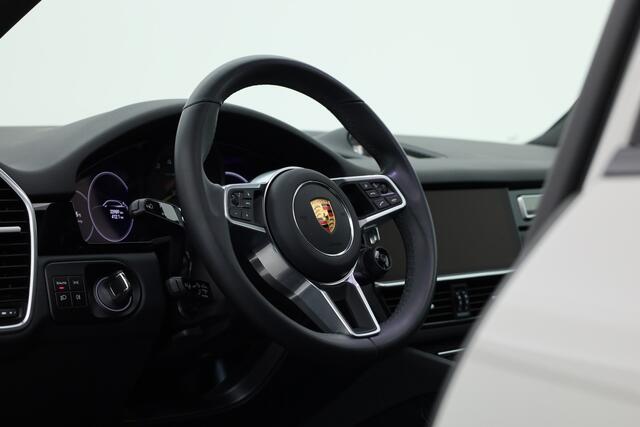Porsche CAYENNE 3.0 E-Hybrid Platinum Edition | Pano | Sport chrono | 22'' | Luchtvering | Bose Audio | Adapt. Cruise