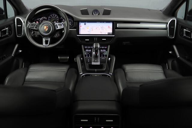 Porsche CAYENNE Coupé 4.0 Turbo S E-Hybrid Aut8 | 680pk | Achterasbesturing | Keramisch | Panoramadak | PASM | Sport-Design-pakket | Sport-Chrono | Burmester High End | Memory | Stoelventilatie | HUD | Verwarmd Stuurwiel | PDLS+ |