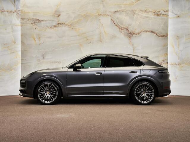 Porsche CAYENNE Coupé 3.0 E-Hybrid, NL-auto, 1e eig., TechArt, SportDesign, luchtv., tr.haak, 22", Bose, sp.uitlaat, matrix-LED, carbon, memory, softclose, ACC, privacy