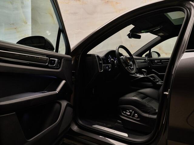 Porsche CAYENNE Coupé 3.0 E-Hybrid, NL-auto, 1e eig., TechArt, SportDesign, luchtv., tr.haak, 22", Bose, sp.uitlaat, matrix-LED, carbon, memory, softclose, ACC, privacy
