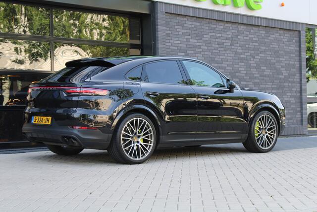 Porsche CAYENNE Coupé 3.0 E-Hybrid | BOSE | LUCHTVERING | ELEK TREKHAAK | DODE HOEK | 4X STOELVERW |