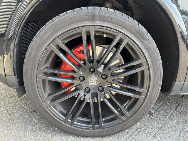 Porsche CAYENNE 4.2 D S | Panoramadak | 360* Camera | Adaptive Cruise Control | Stoel Ventilatie/Verwarming |