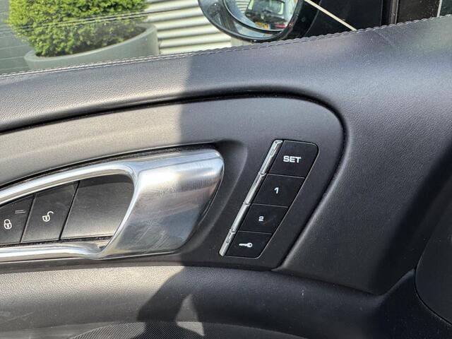 Porsche CAYENNE 4.2 D S | Panoramadak | 360* Camera | Adaptive Cruise Control | Stoel Ventilatie/Verwarming |