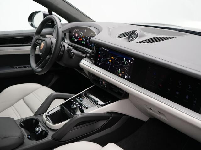 Porsche CAYENNE Coupé 3.0 E-Hybrid Sport Design Plug In Hybrid 470pk Dealer O.H. PHEV | Panodak | 18-Voudige Lederen Sportstoelen Memory | Adaptive Cruise | BOSE Sound | L.M. 22" | PASM Luchtvering | Sport Chrono | 360 Camera | Passenger Display | Rear Seat Entertainment