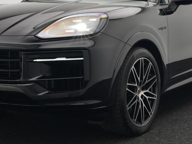 Porsche CAYENNE Coupé 3.0 E-Hybrid Sport Design Plug In Hybrid 470pk Dealer O.H. PHEV | Panodak | 18-Voudige Lederen Sportstoelen Memory | Adaptive Cruise | BOSE Sound | L.M. 22" | PASM Luchtvering | Sport Chrono | 360 Camera | Passenger Display | Rear Seat Entertainment