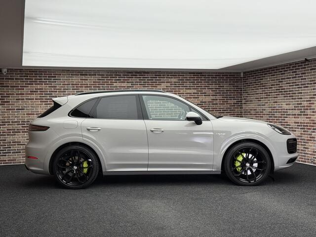 Porsche CAYENNE 3.0 E-Hybrid DAK LUCHTVERING LEDER SOFTCLOSE CHRONOS DEALERONDERHOUDEN