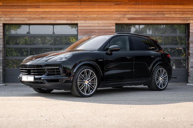 Porsche CAYENNE 3.0 E-Hybrid | StoelClimate | 22inch | HUD | BOSE | ACC | Achteras Besturing