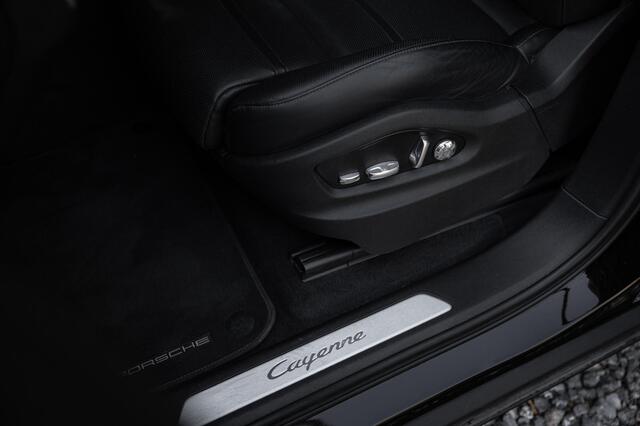 Porsche CAYENNE 3.0 E-Hybrid | StoelClimate | 22inch | HUD | BOSE | ACC | Achteras Besturing