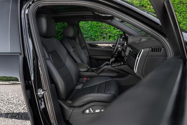 Porsche CAYENNE 3.0 E-Hybrid | StoelClimate | 22inch | HUD | BOSE | ACC | Achteras Besturing