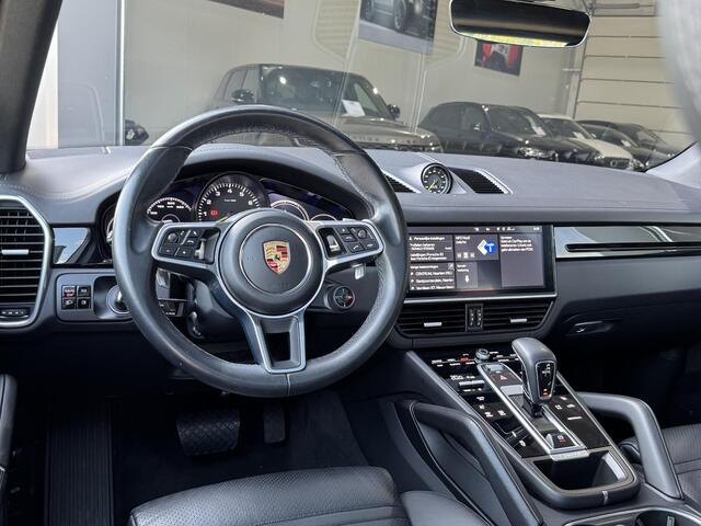 Porsche CAYENNE 3.0 E-Hybrid 462 pk | Sportuitlaat | Panorama | Trekhaak | Leder dashboard