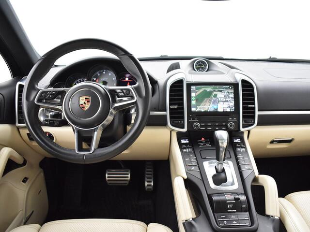 Porsche CAYENNE 3.0 S E-HYBRID 416 PK + ADAPTIVE CRUISE | PANORAMA | 360 CAMERA | LUCHTVERING | APPLE CARPLAY | BOSE