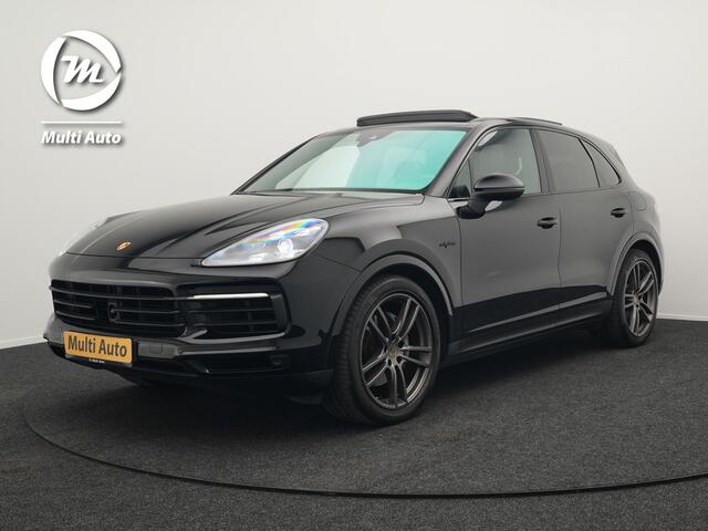 Porsche CAYENNE 3.0 E-Hybrid Plug In Hybrid 462pk Dealer O.H PHEV | Panodak | Luchtvering | 4 Wiel Besturing | PDLS+ | Adaptive Cruise | Sportchrono | Softclose |21"L.M | 14 Weg Lederen Sportstoelen & Memory |