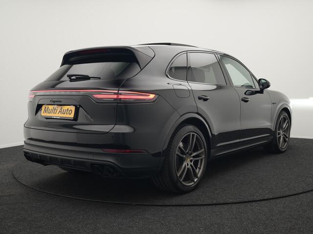 Porsche CAYENNE 3.0 E-Hybrid Plug In Hybrid 462pk Dealer O.H PHEV | Panodak | Luchtvering | 4 Wiel Besturing | PDLS+ | Adaptive Cruise | Sportchrono | Softclose |21"L.M | 14 Weg Lederen Sportstoelen & Memory |