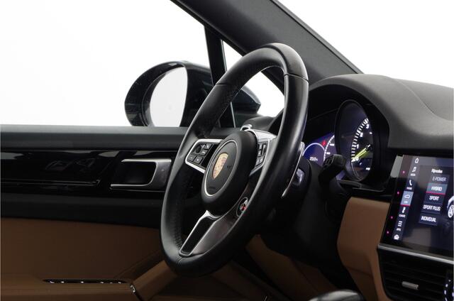 Porsche CAYENNE 3.0 E-Hybrid 463pk > Pano.schuif/Sport-Chrono/Porsche Active Suspension/Trekhaak...