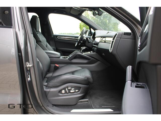 Porsche CAYENNE 3.0 E-Hybrid Sportchrono / BOSE / Sportstoelen / Panorama dak / 22'' / BTW /