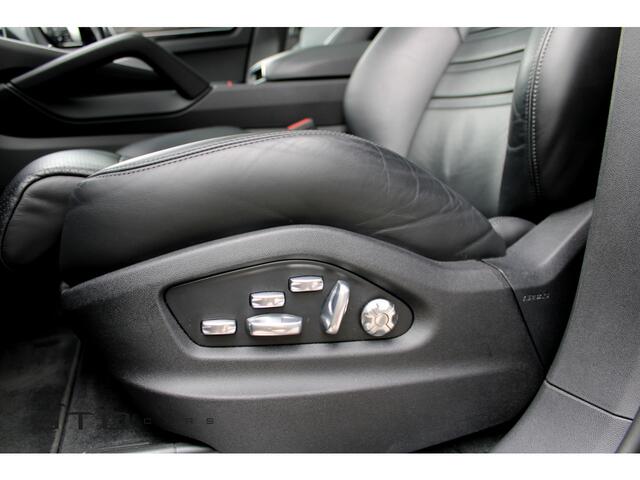 Porsche CAYENNE 3.0 E-Hybrid Sportchrono / BOSE / Sportstoelen / Panorama dak / 22'' / BTW /