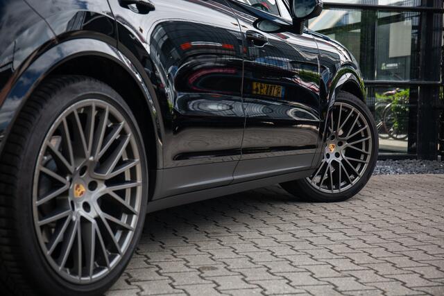 Porsche CAYENNE Coupé 3.0 E-Hybrid Platinum Edition