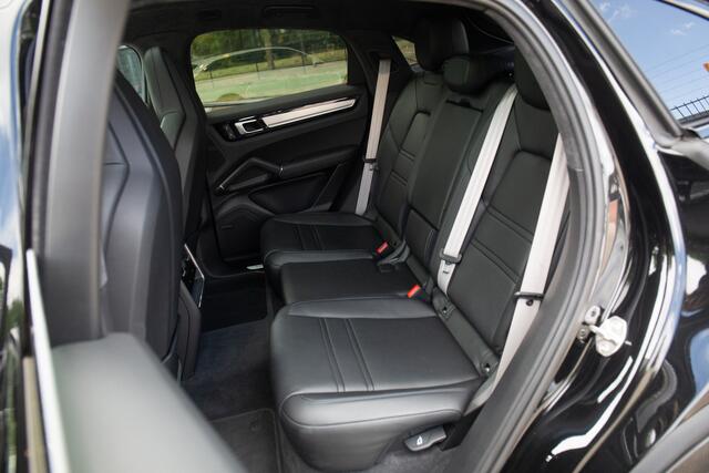 Porsche CAYENNE Coupé 3.0 E-Hybrid Platinum Edition