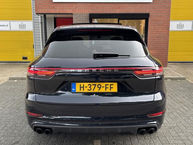 Porsche CAYENNE 3.0 E-Hybrid 462pk Luchtvering Panorama Sportdesign Sportchrono