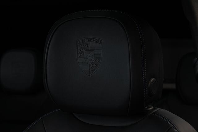 Porsche CAYENNE 3.0 E-Hybrid *Burmester 3D / Achteras-besturing / Panorama / Passenger-display / Keyless / HUD*